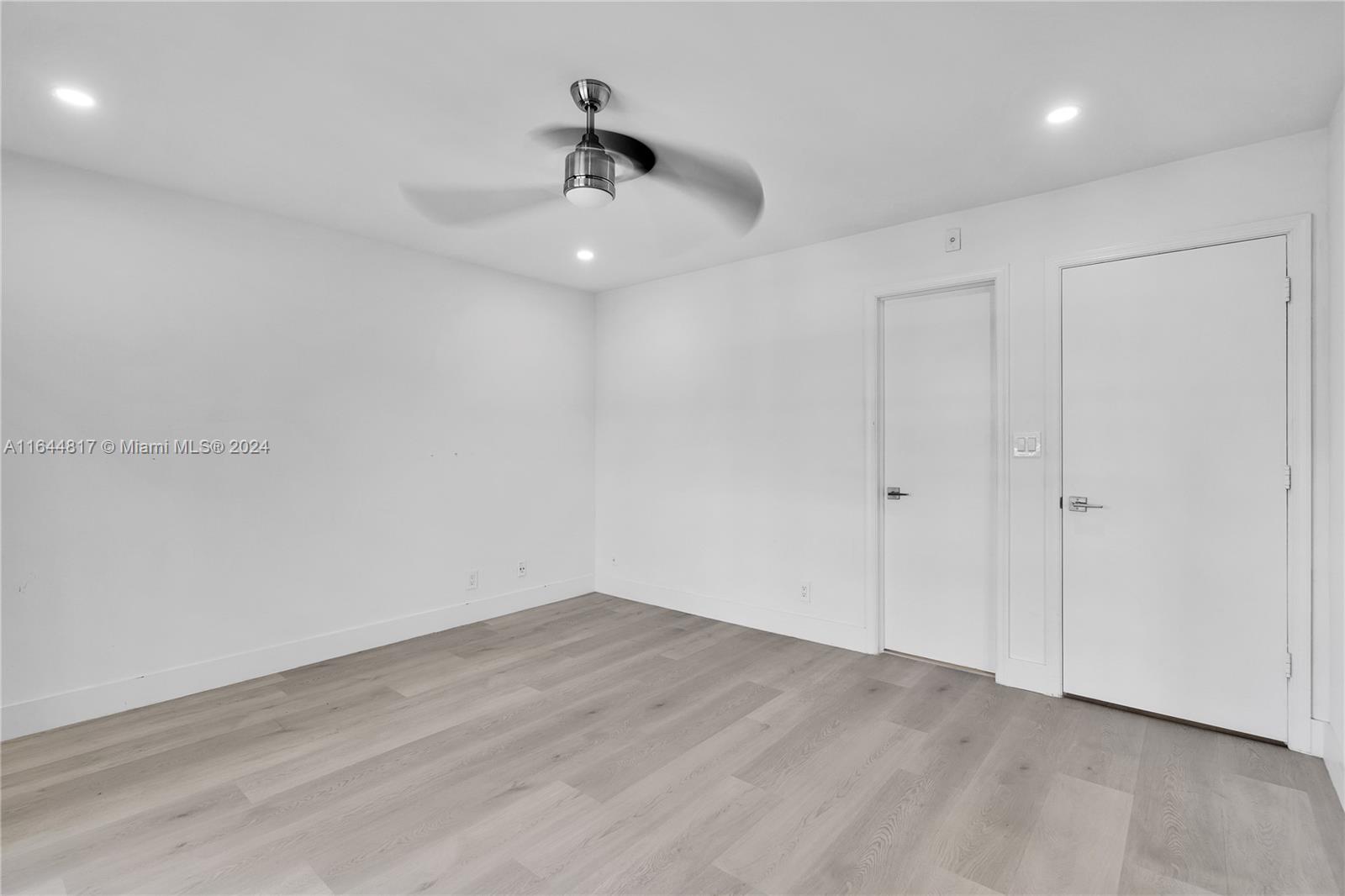 OAK PATHS CONDO - Residential