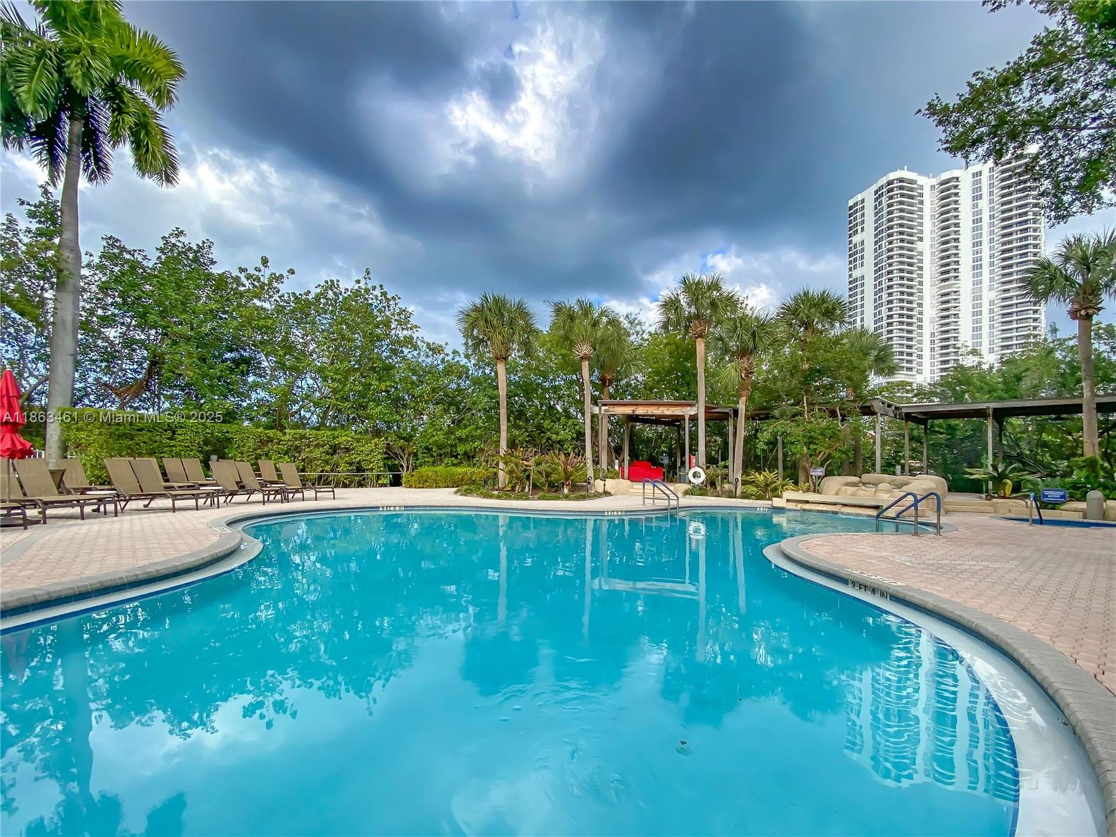 MYSTIC POINTE TOWER 600 C - Residential