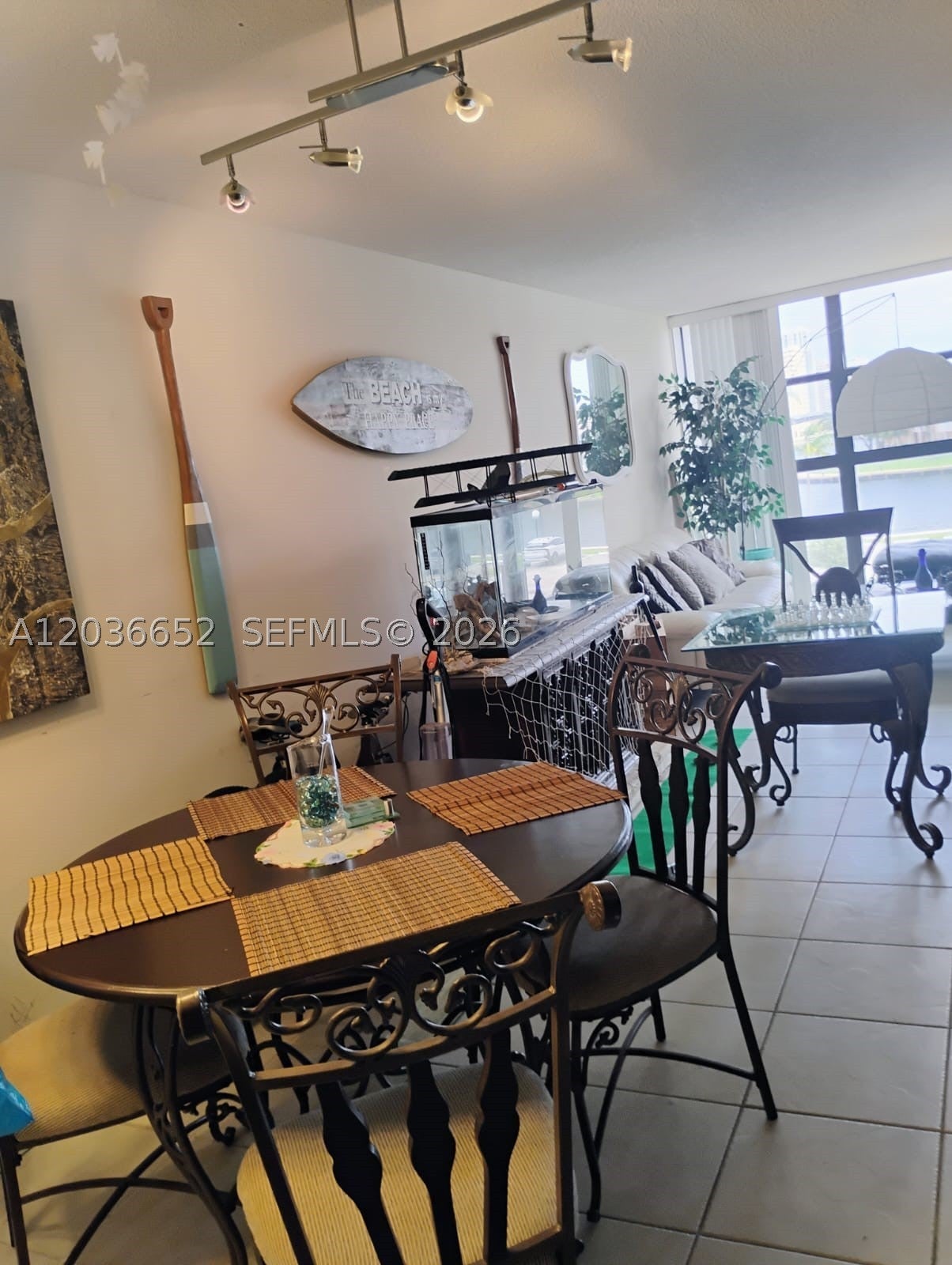 200 Leslie Dr 324