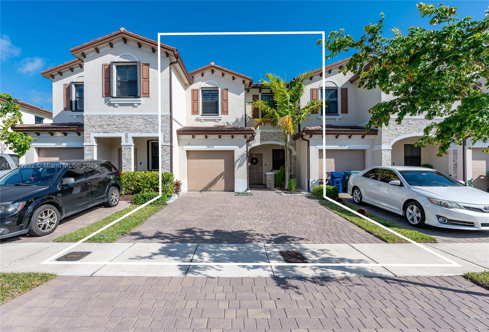 10237 Sw 228th Ter 10237, Miami, Broward County, Florida - 3 Bedrooms  
3 Bathrooms - 