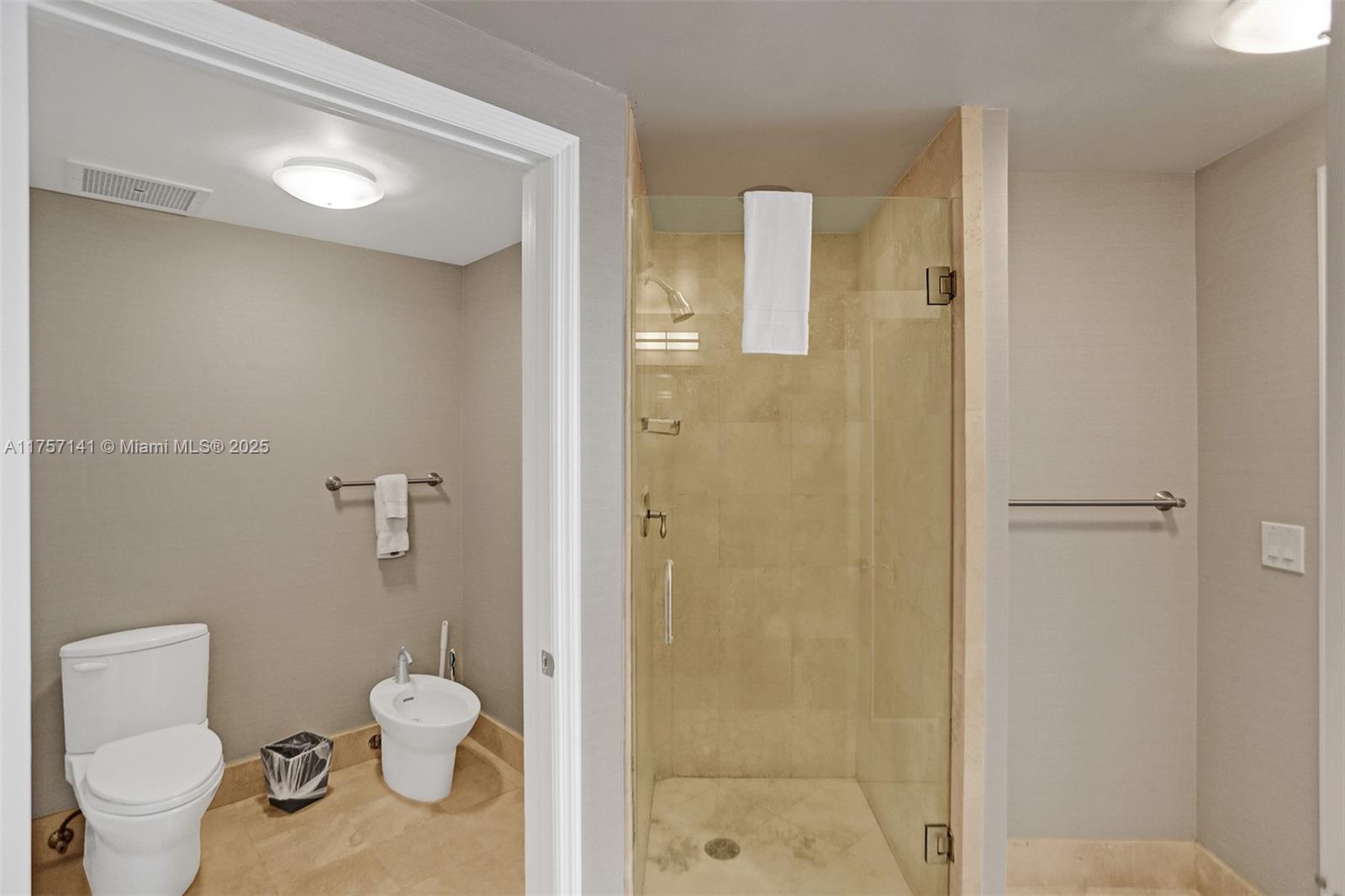 FONTAINEBLEAU II TRESOR - Residential