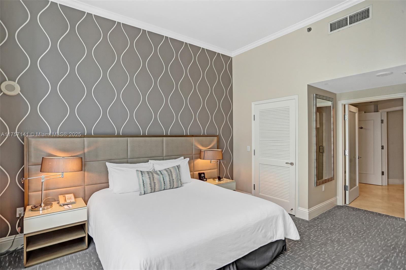 FONTAINEBLEAU II TRESOR - Residential