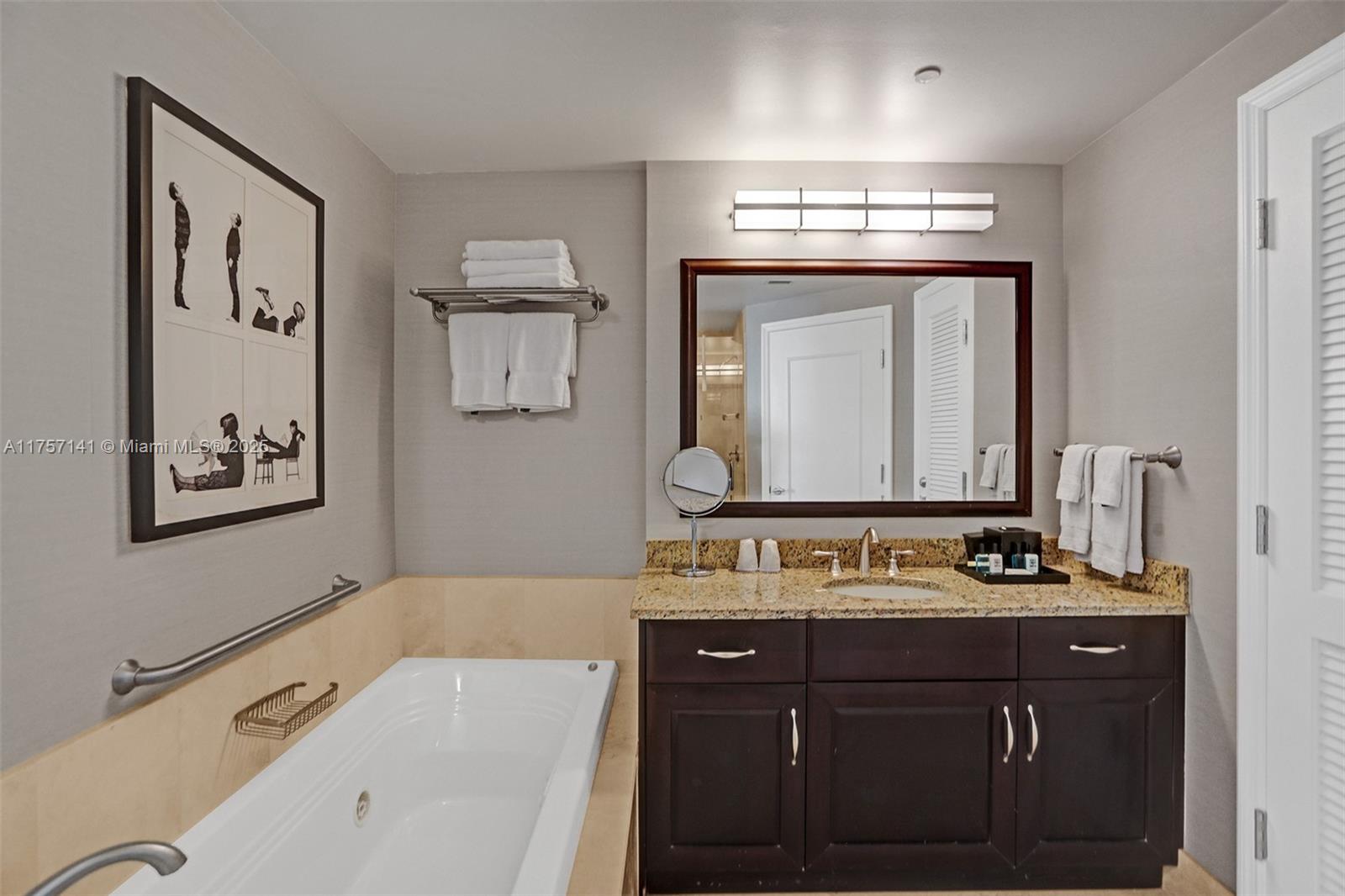 FONTAINEBLEAU II TRESOR - Residential