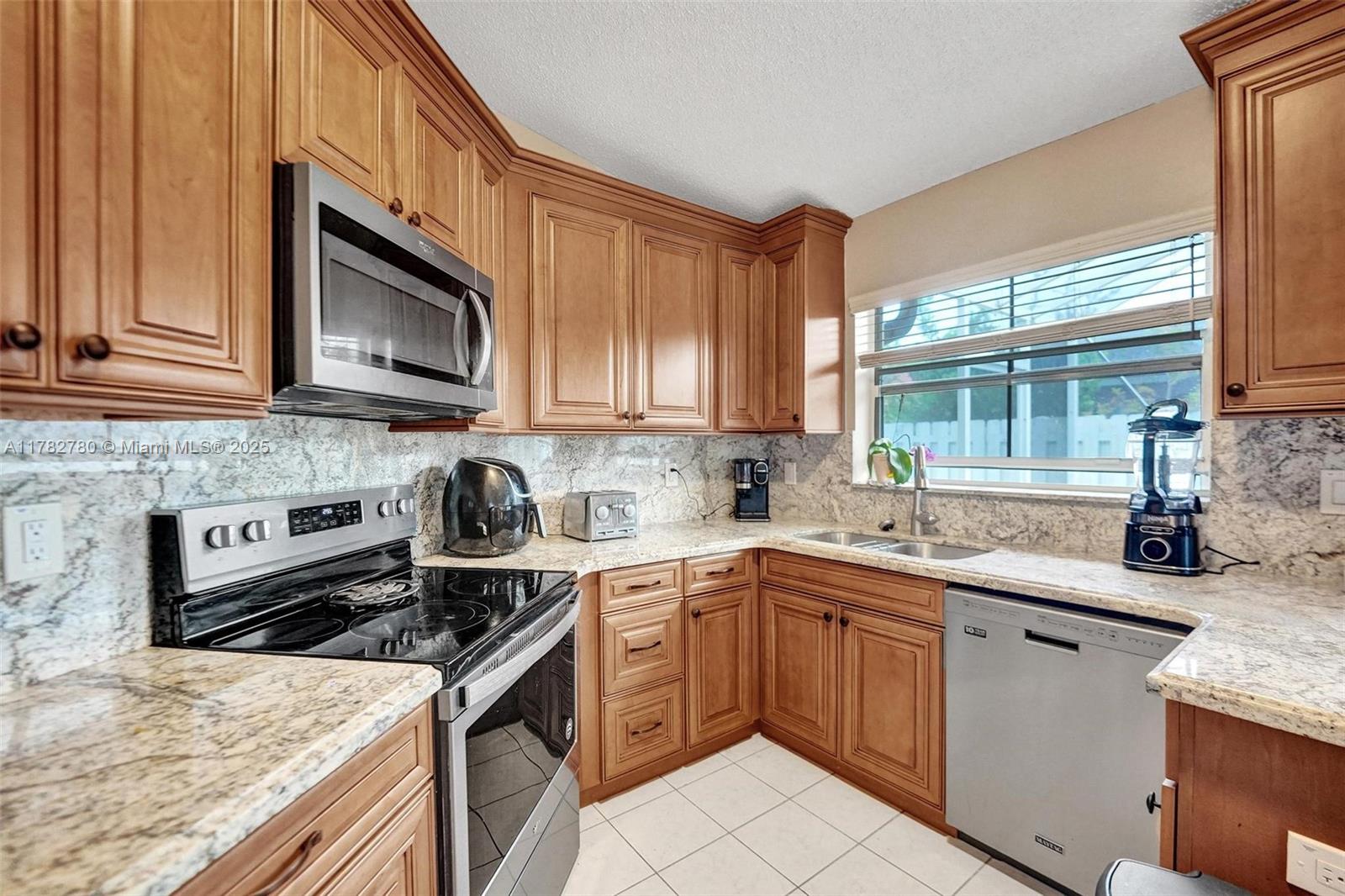 LAKES OF NEWPORT II - Residential