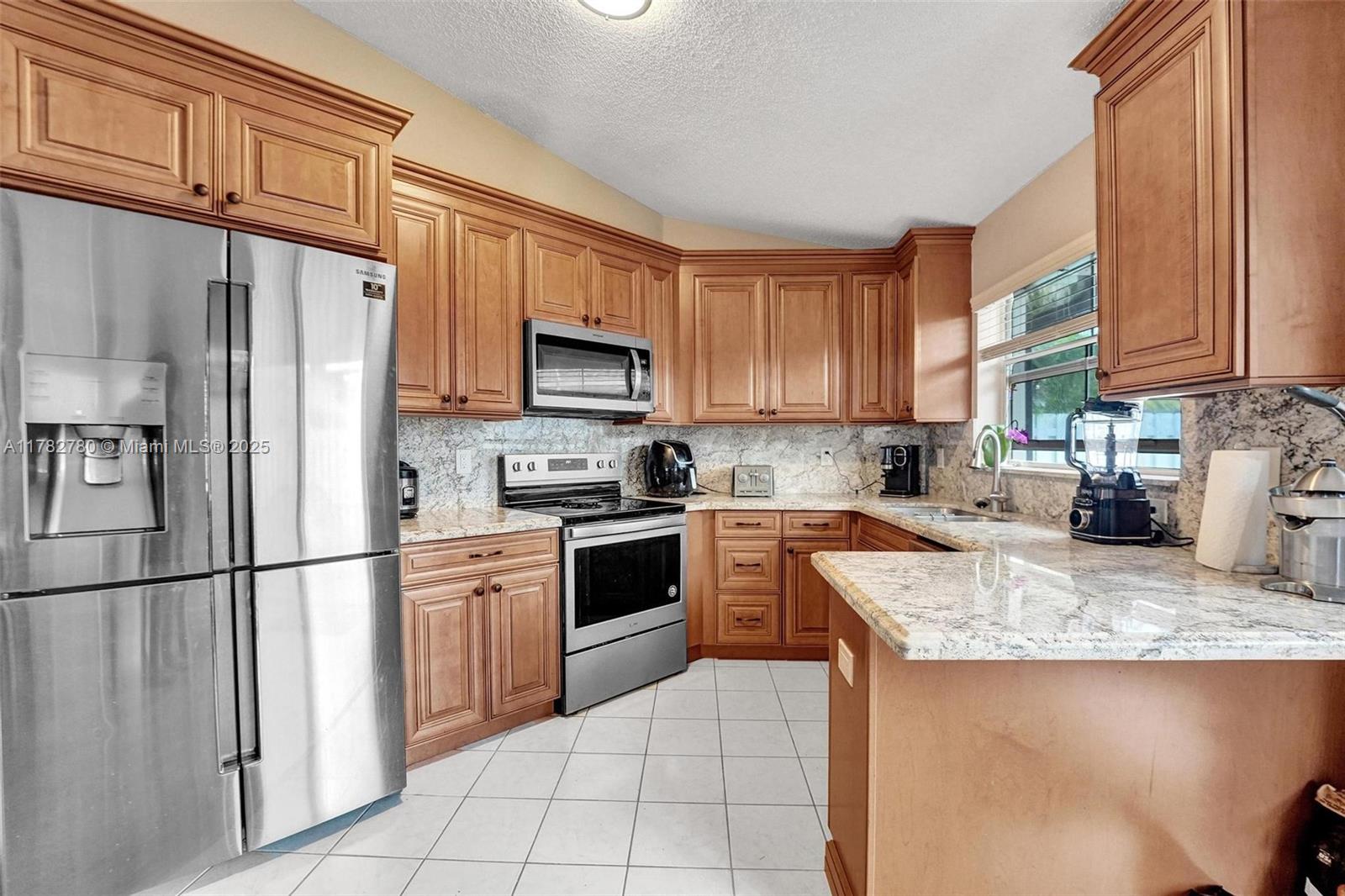 LAKES OF NEWPORT II - Residential