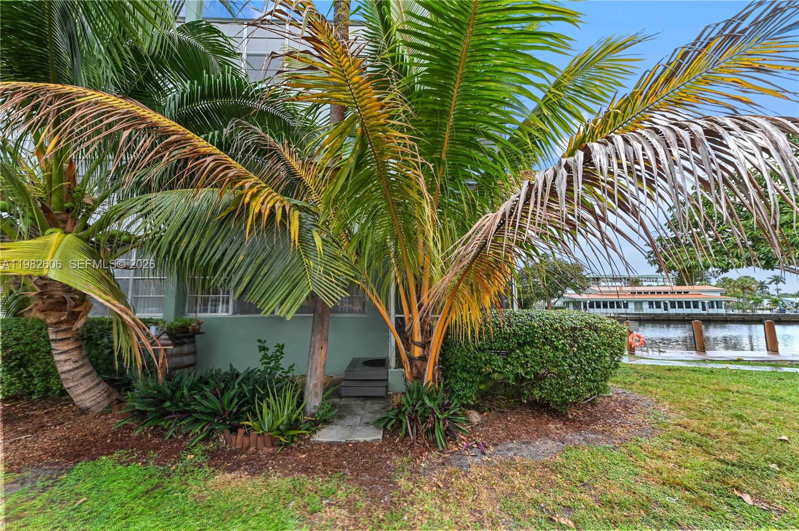 WATERGATE CONDO - Residential