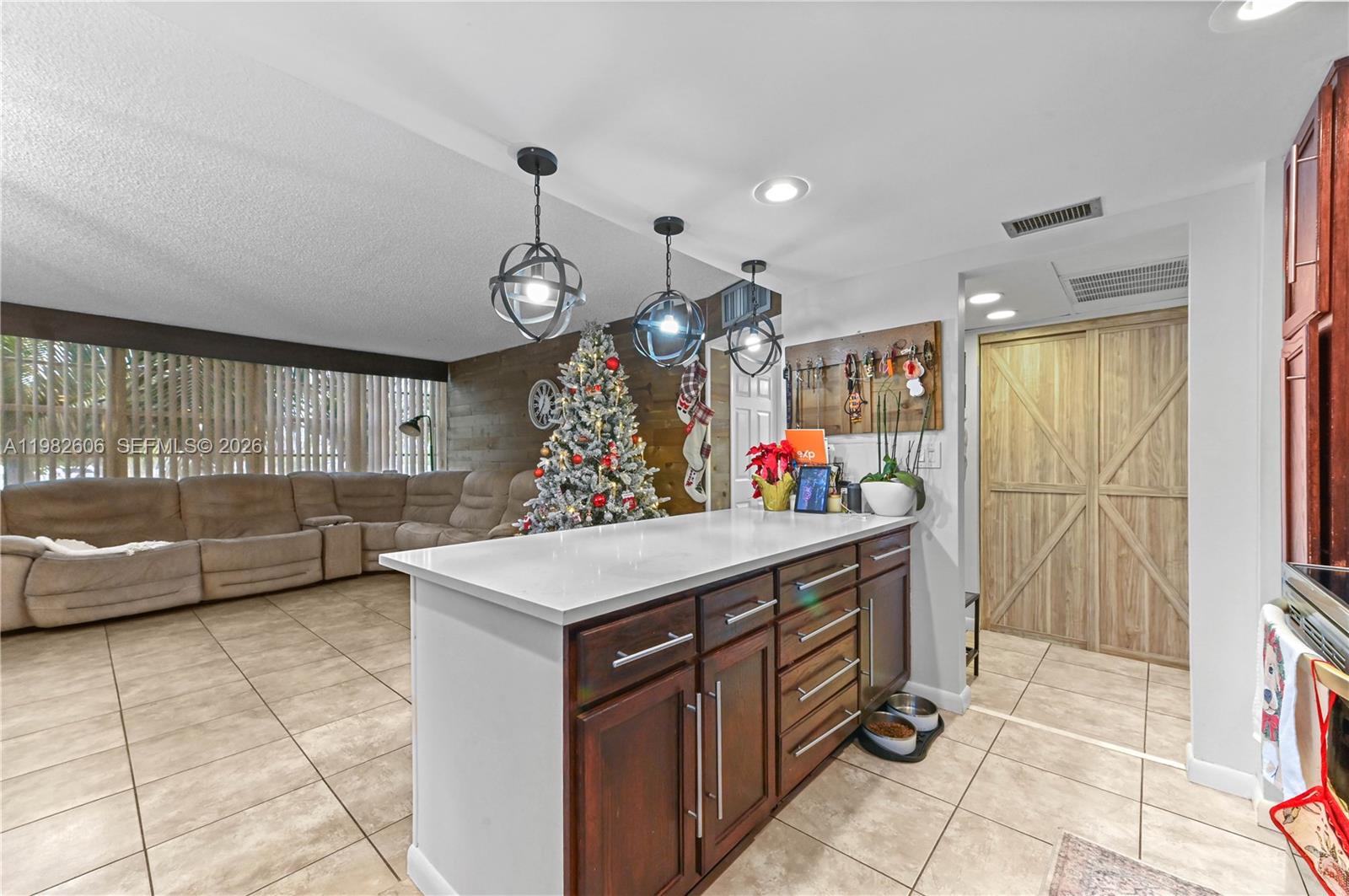 WATERGATE CONDO - Residential