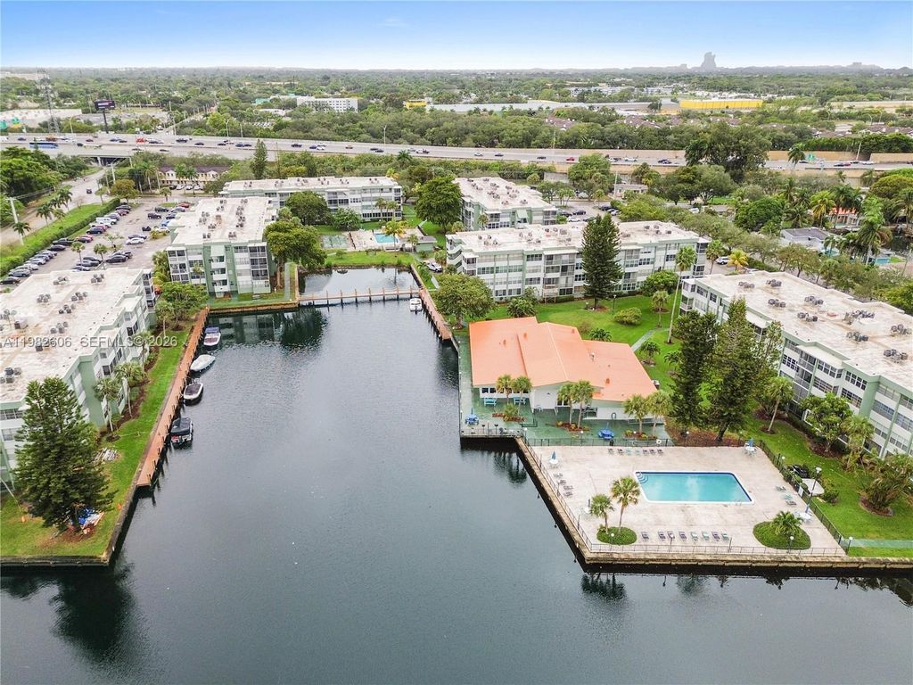 Photo of 2761 Taft St #110, Hollywood, FL 33020 (MLS # A11982606)