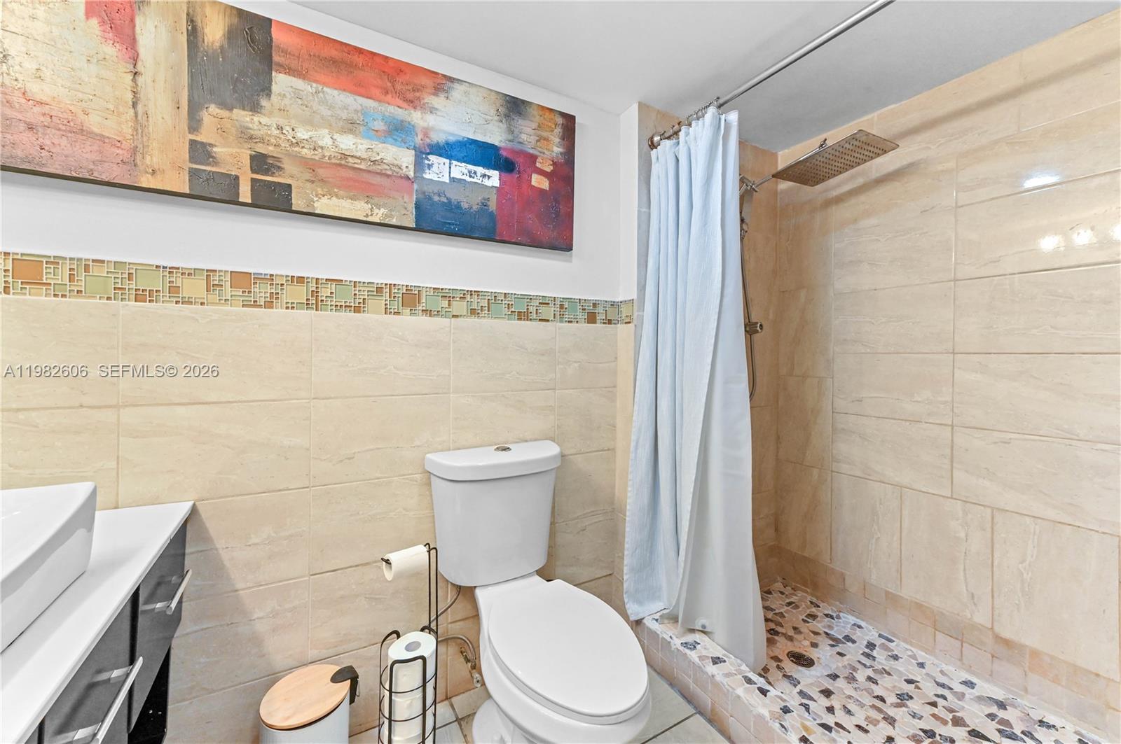 WATERGATE CONDO - Residential