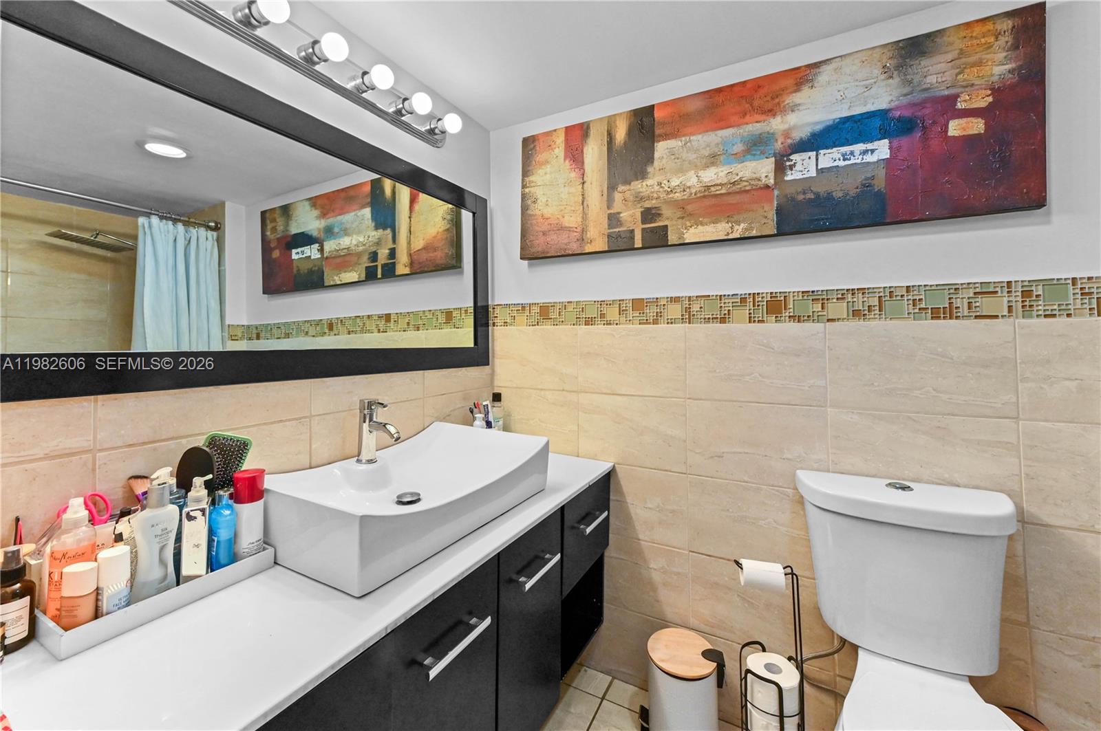 WATERGATE CONDO - Residential