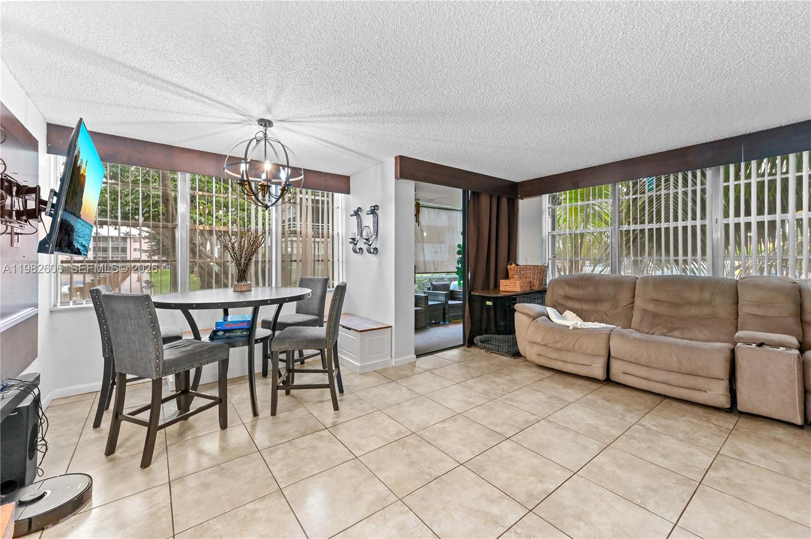 WATERGATE CONDO - Residential