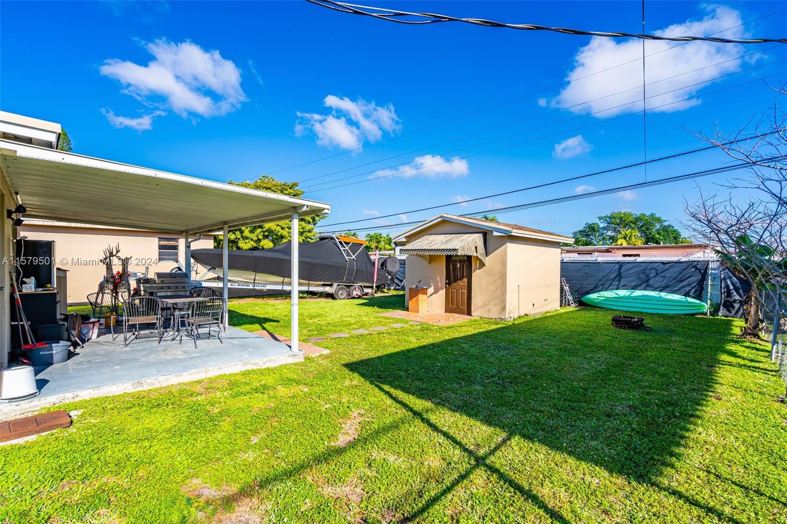TROPICAL ESTS - Residential