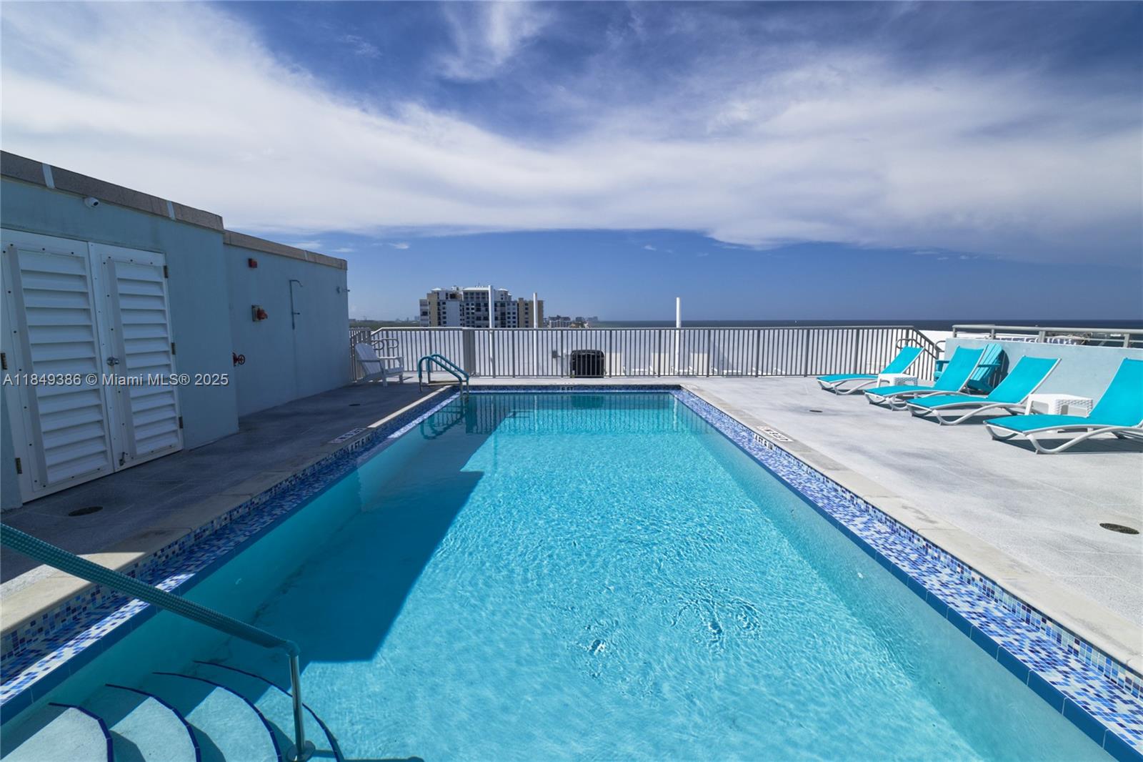 EDGEWATER BEACH TOWERS CO - Residential