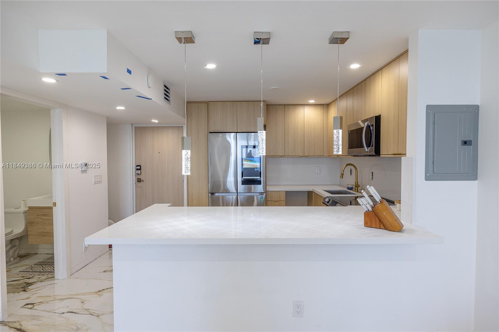 EDGEWATER BEACH TOWERS CO - Residential