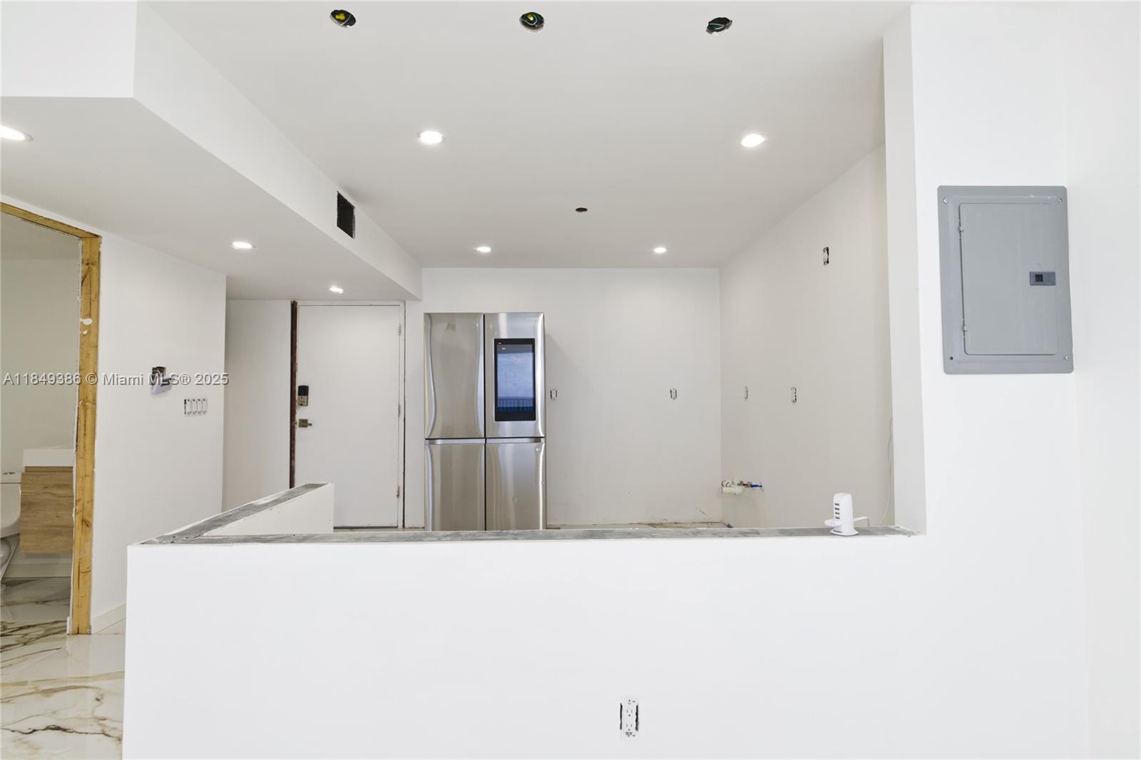 EDGEWATER BEACH TOWERS CO - Residential