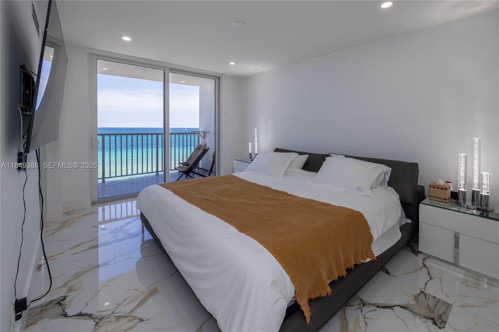 EDGEWATER BEACH TOWERS CO - Residential