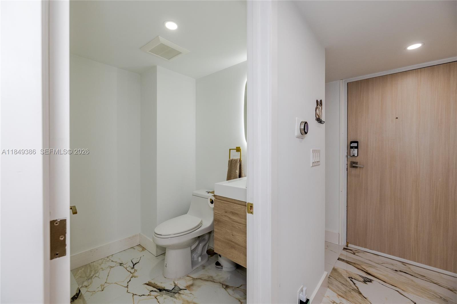 EDGEWATER BEACH TOWERS CO - Residential
