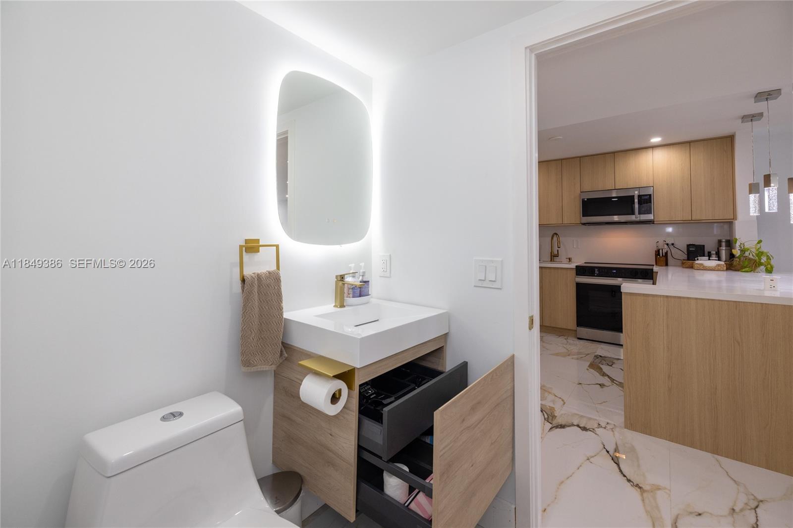 EDGEWATER BEACH TOWERS CO - Residential