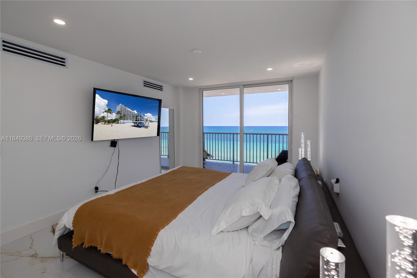 EDGEWATER BEACH TOWERS CO - Residential