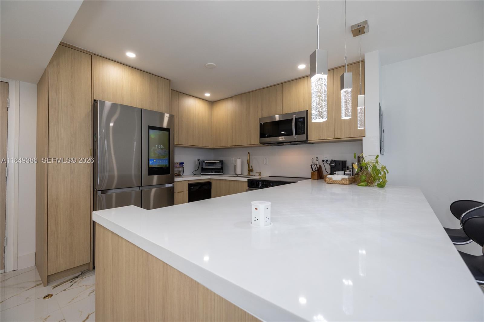EDGEWATER BEACH TOWERS CO - Residential