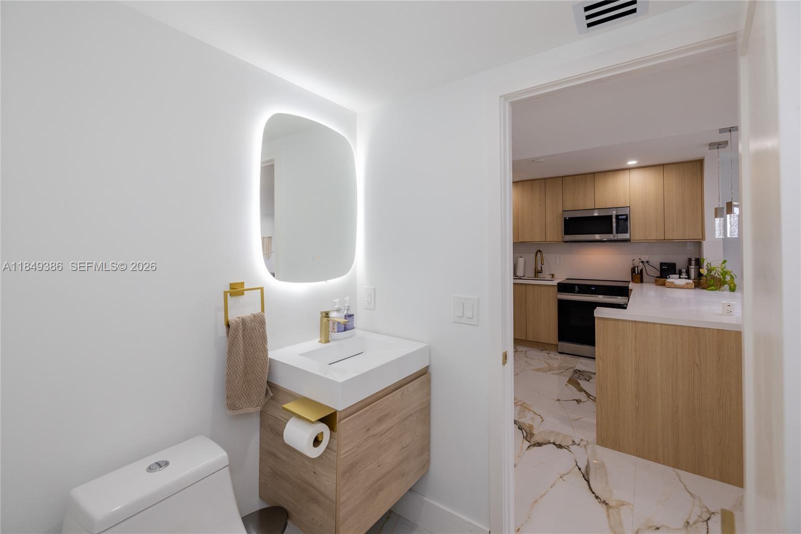 EDGEWATER BEACH TOWERS CO - Residential