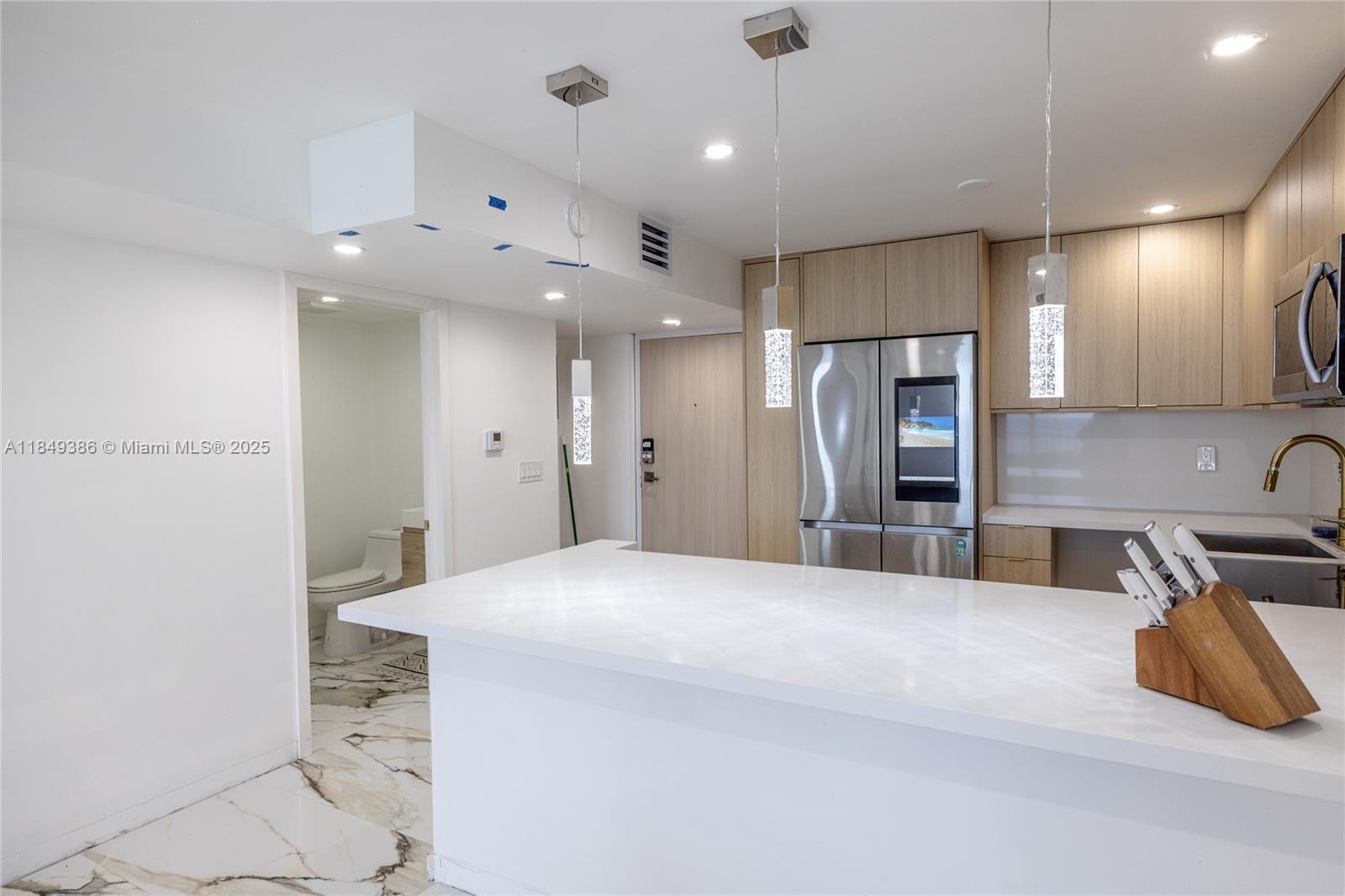 EDGEWATER BEACH TOWERS CO - Residential