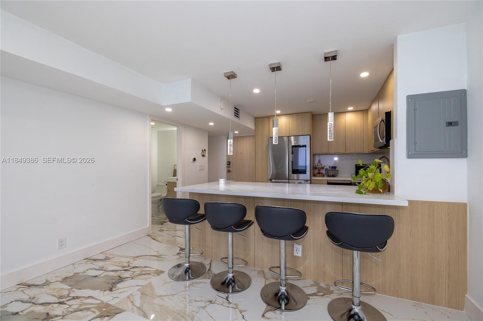 EDGEWATER BEACH TOWERS CO - Residential