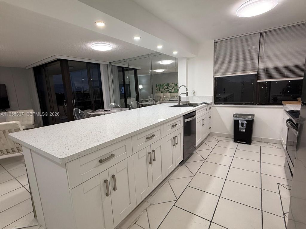 Photo of 825 Egret Cir #511, Delray Beach, FL 33444 (MLS # A11955307)