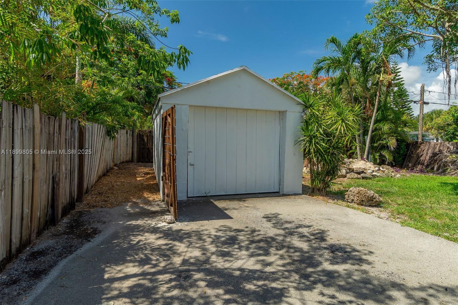 View photos, virtual tours, details... 246 NE 13th St