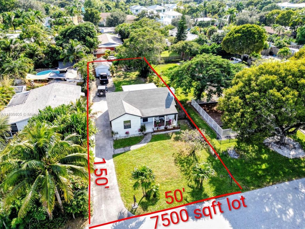 Photo of 246 NE 13th St, Delray Beach, FL 33444 (MLS # A11899805)
