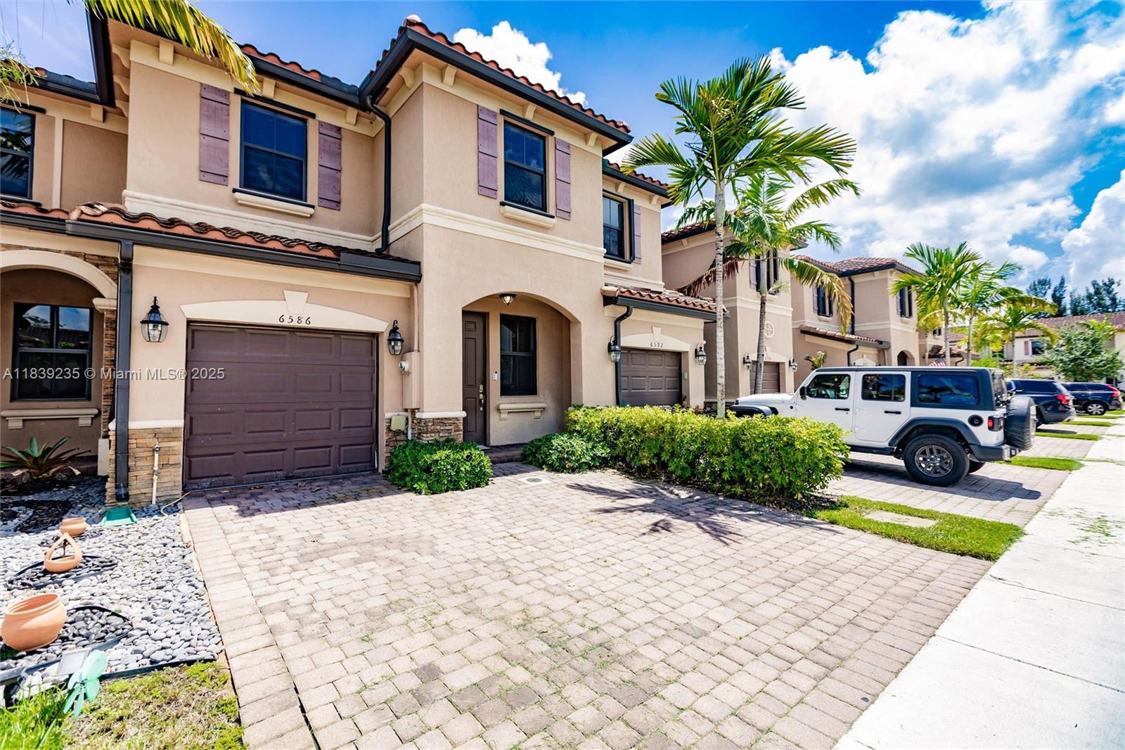 6586 S Anise Ct