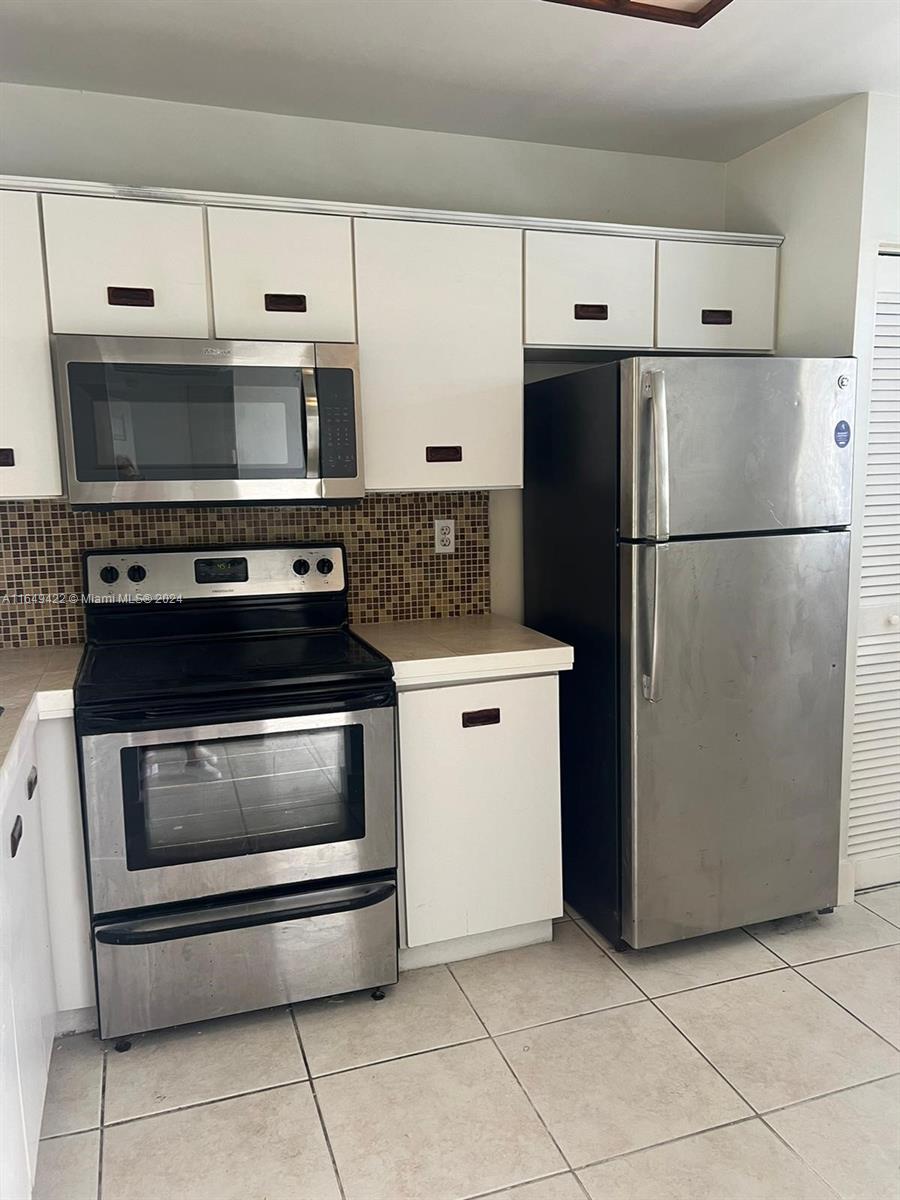MONTEREY VILLAGE-TWO COND - Residential