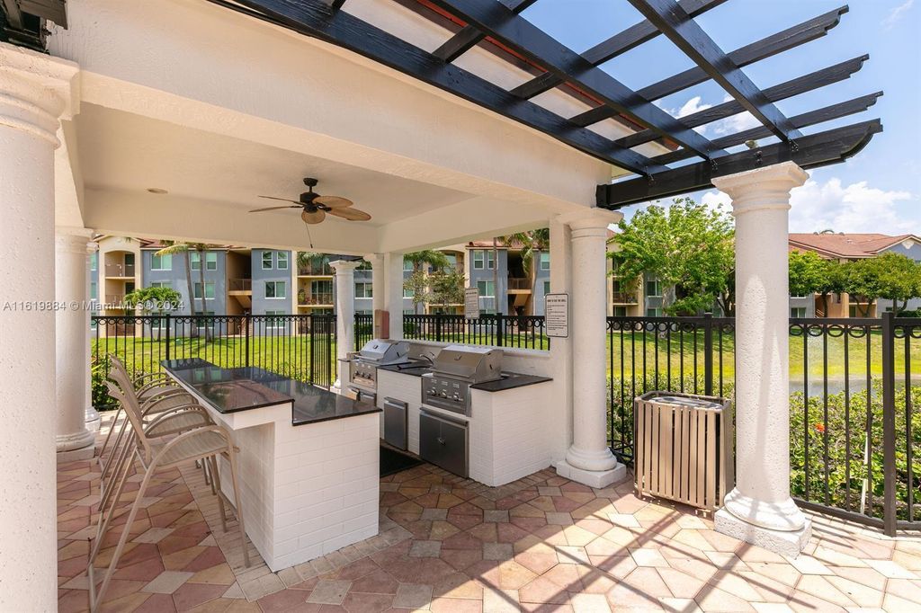 Photo of 120 Villa Cir #120, Boynton Beach, FL 33435 (MLS # A11619884)