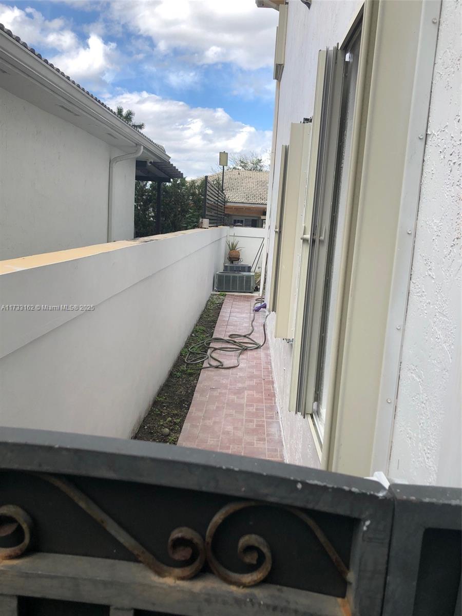 8767 NW 139th Ter