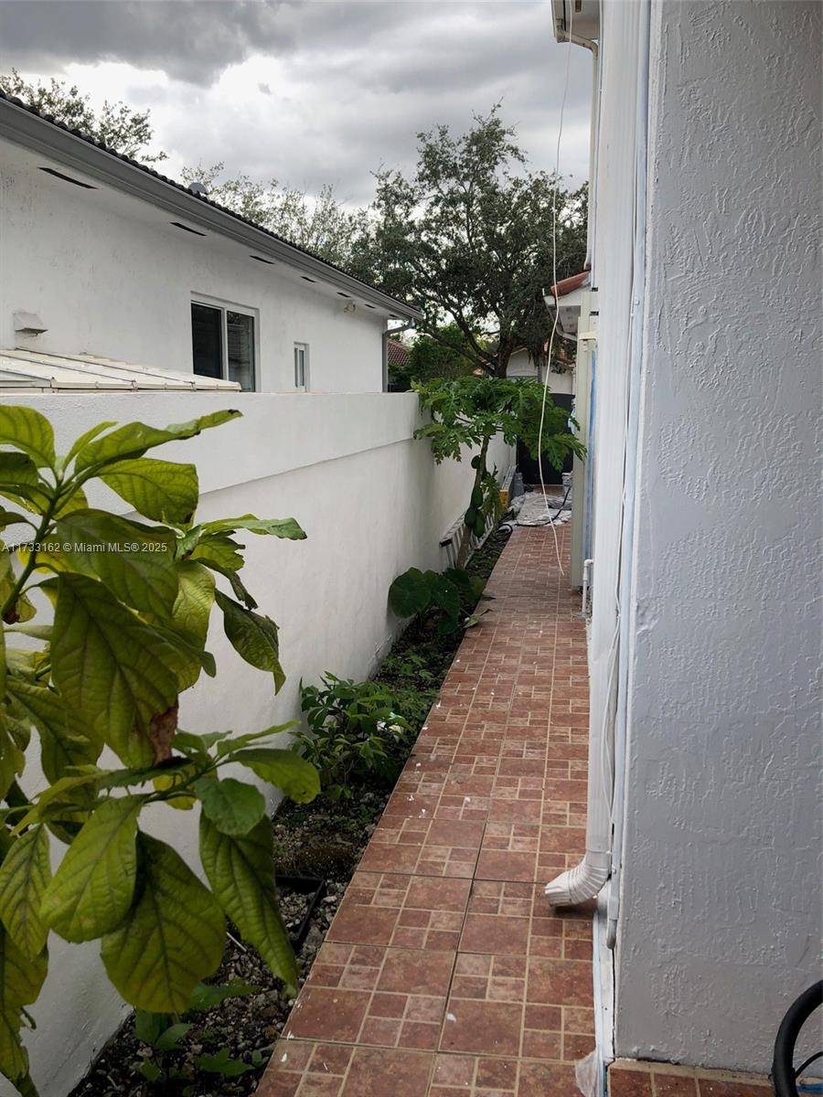 8767 NW 139th Ter
