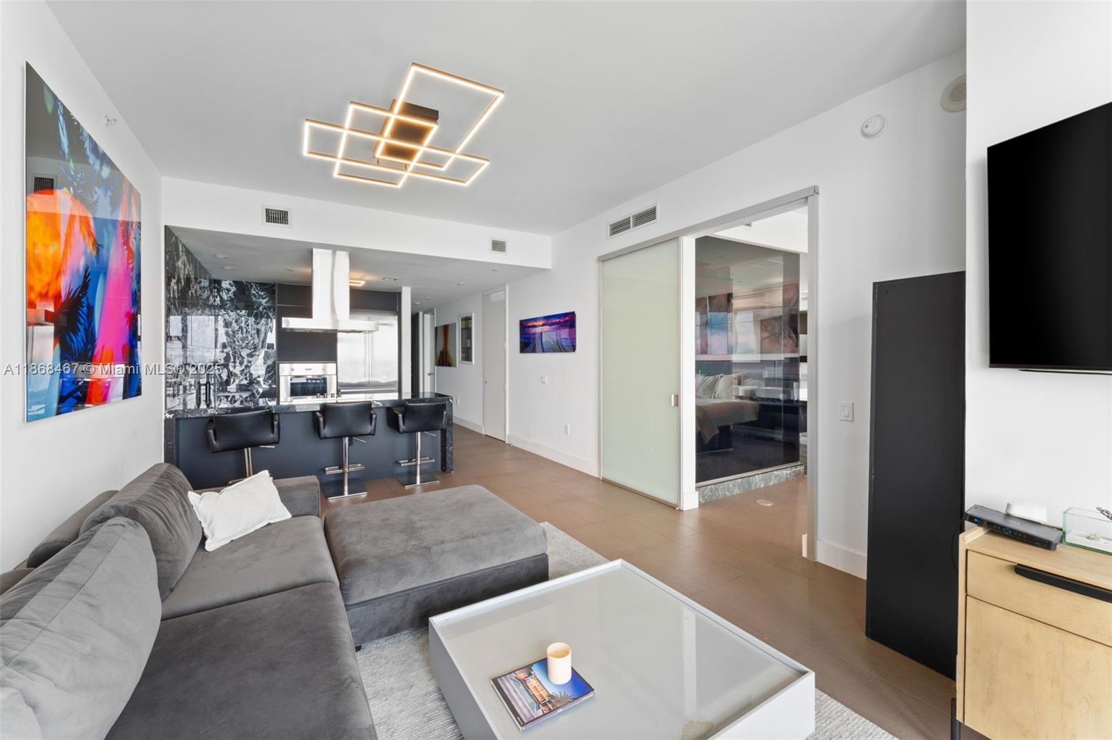 MARQUIS CONDO - Residential