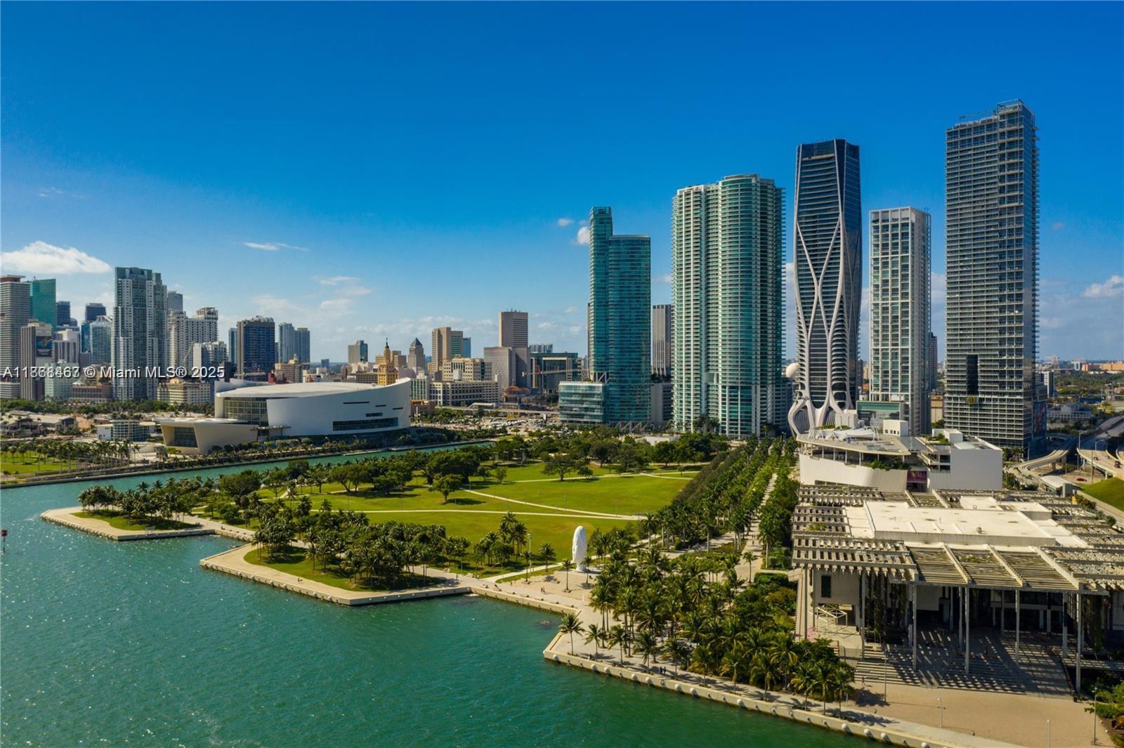 MARQUIS CONDO - Residential