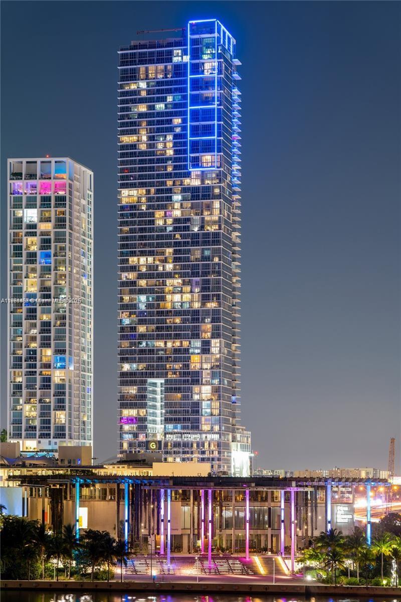 MARQUIS CONDO - Residential