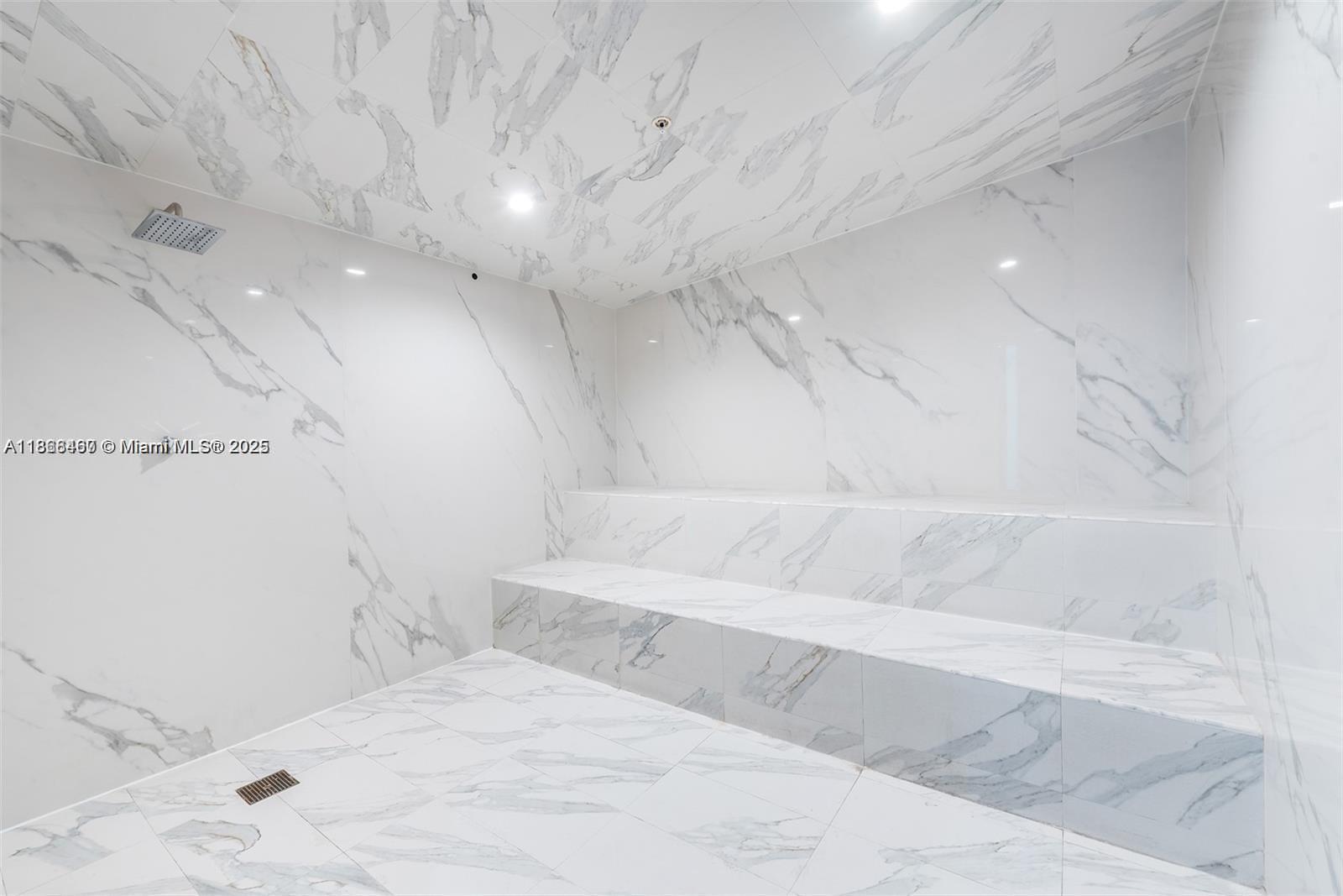 MARQUIS CONDO - Residential