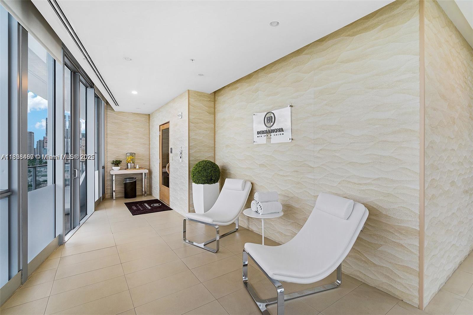 MARQUIS CONDO - Residential