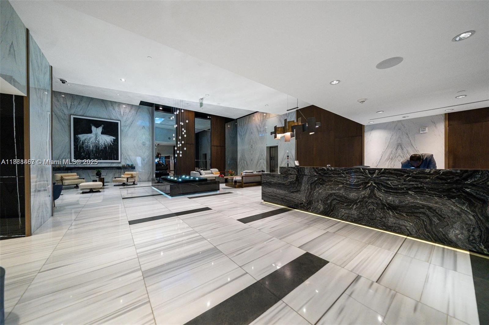 MARQUIS CONDO - Residential