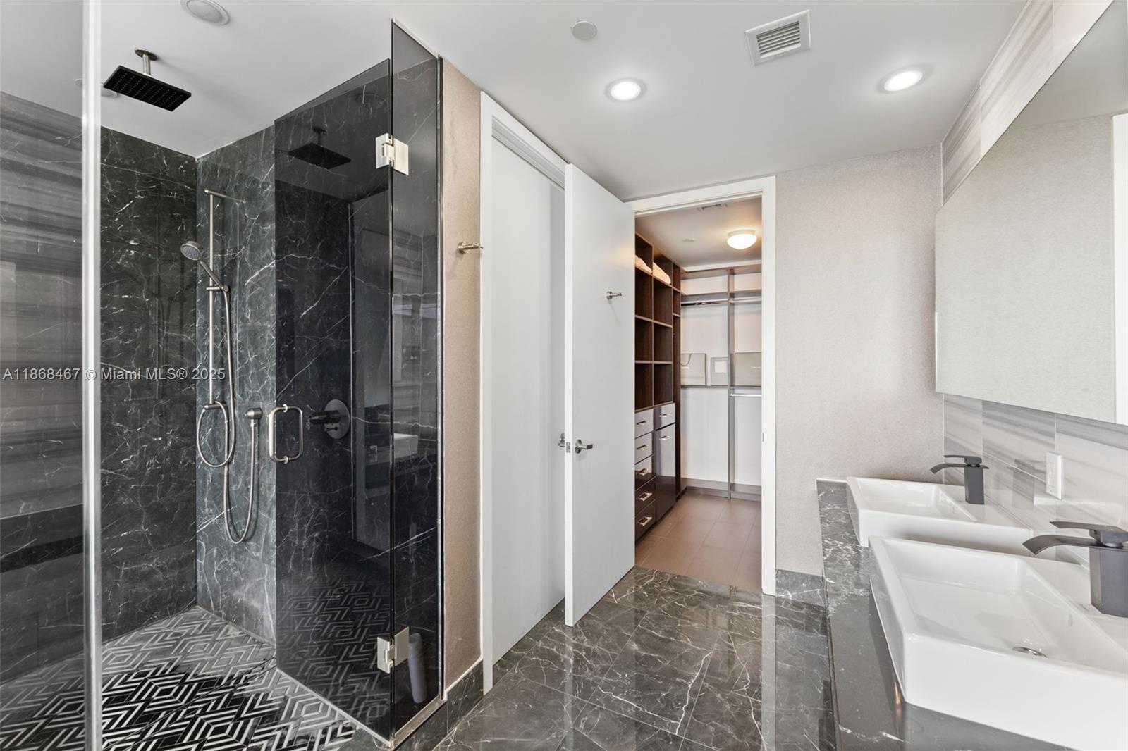 MARQUIS CONDO - Residential