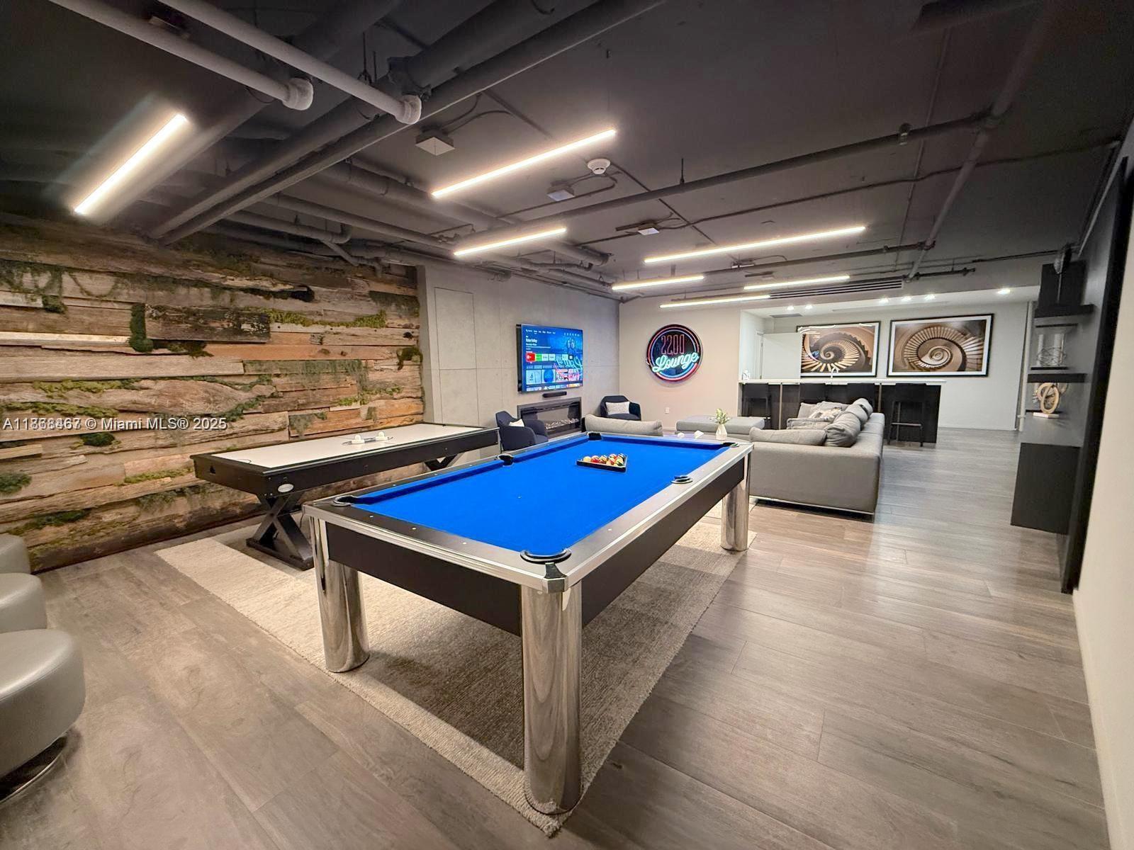 MARQUIS CONDO - Residential