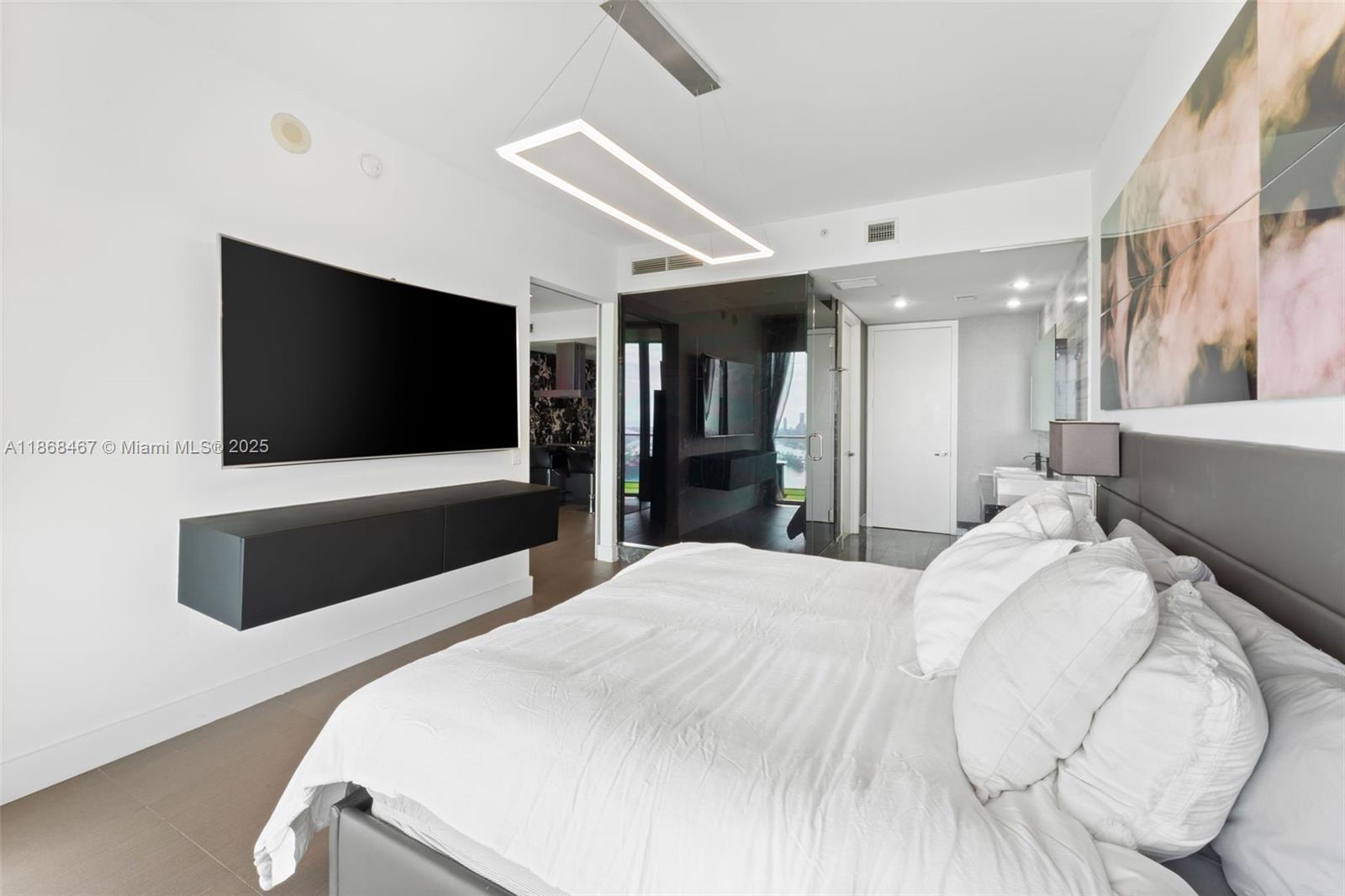 MARQUIS CONDO - Residential