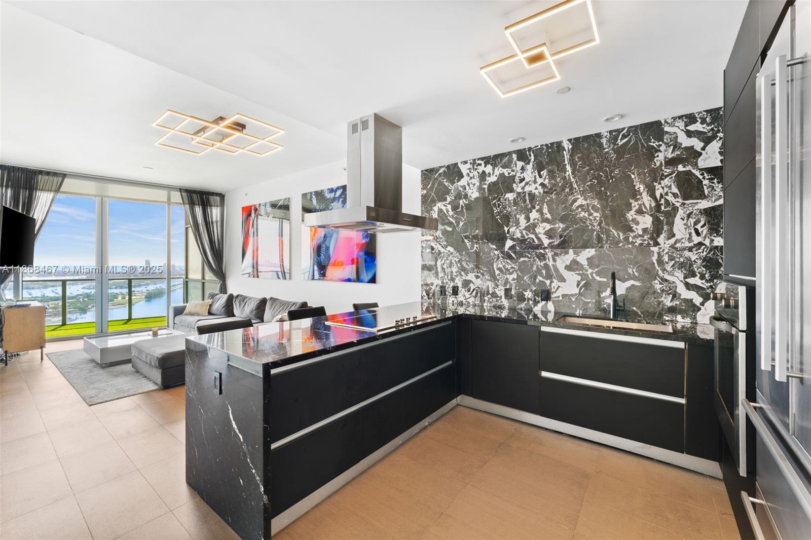 MARQUIS CONDO - Residential