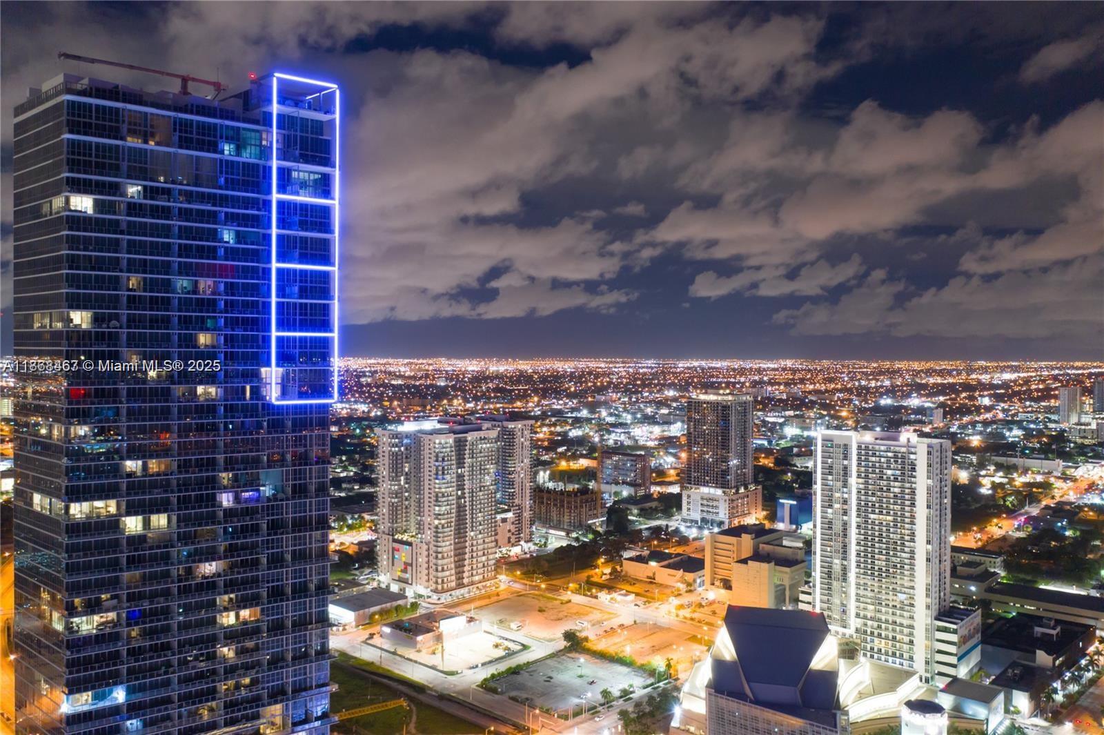 MARQUIS CONDO - Residential