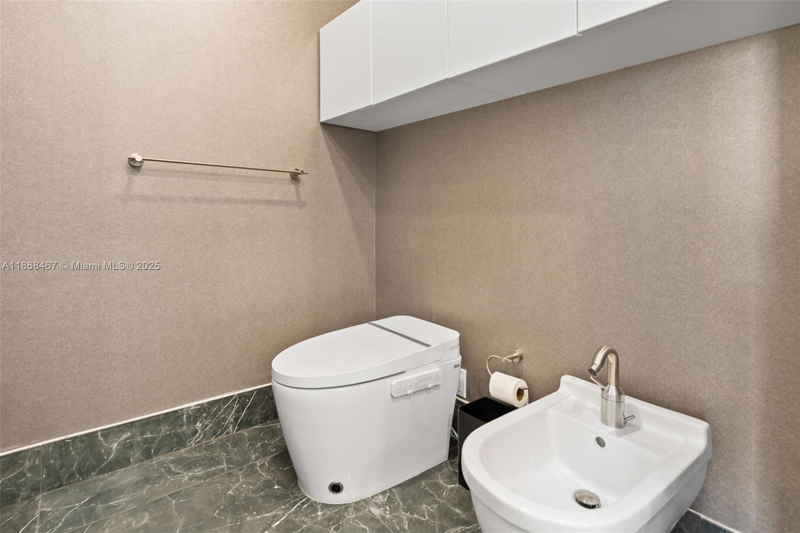 MARQUIS CONDO - Residential