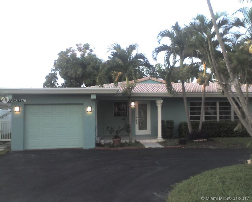 MUST SEE this REMODELED 2/2 Ocean access waterfront GEM quietlow traffic dead end St. offers the best of E.side living. Beautiful Kitchen TOPLINE LG S/S APPLIANCES! Quartz Counters, Euro soft close cabinetry, Euro Double Farm Sink/commercial gooseneck pullout faucet,Zero Grout Line porcln flrs provide a very contemp feel throughout home.updated euro baths, and contemp lighting/ window treatments., sliding glass patio doors off bedrooms/living area provide beautiful views private fenced yard/waterviews.