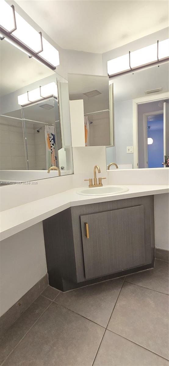 ROLLING GREEN CONDO G - Residential