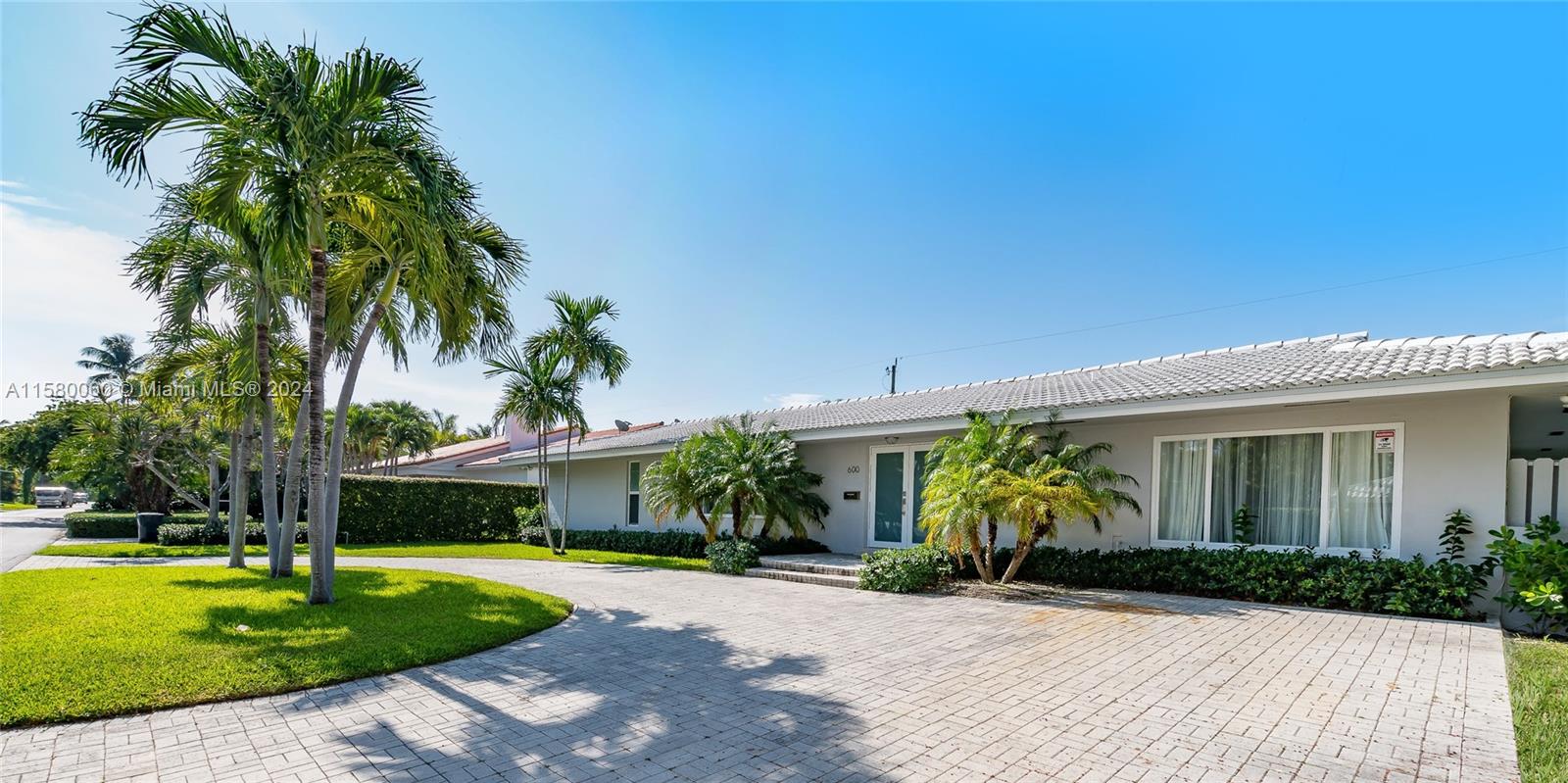 Property for Sale at 600 N Mashta Dr, Key Biscayne, Miami-Dade County, Florida - Bedrooms: 4 
Bathrooms: 3  - $4,250,000